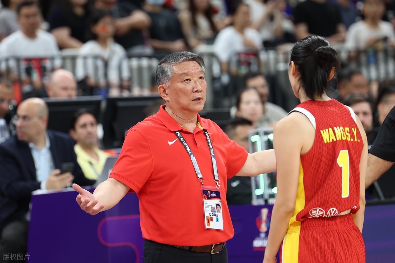 开云体育-郑薇淘汰的人，被宫鲁鸣重用当队长，半场0分，球迷：又菜又装！